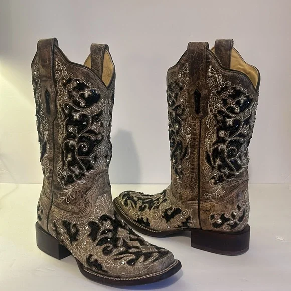 Corrals Womens Boot Size7M stock#A 3648 Cowhide leather, sequin embellishments - Picture 3 of 6